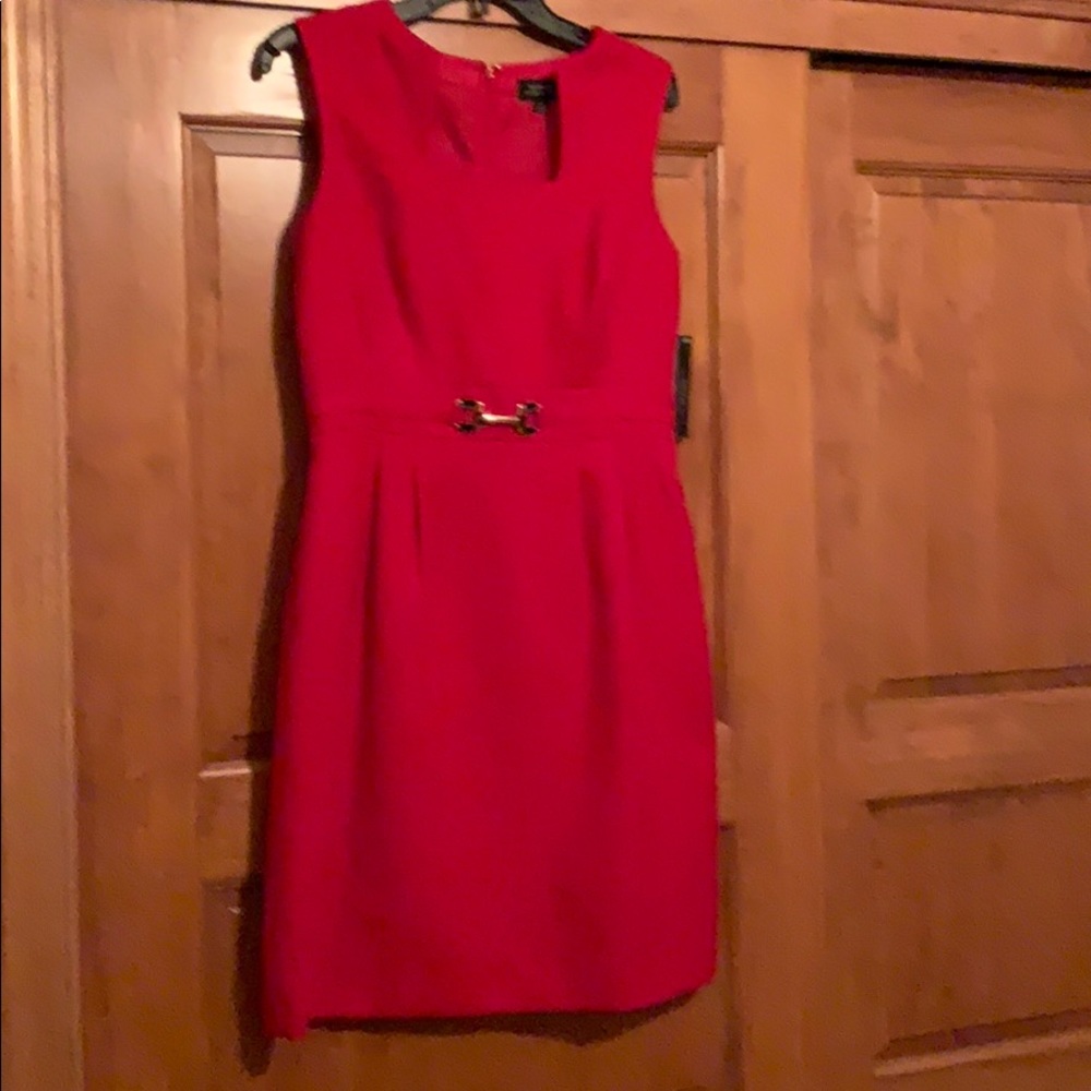 Red Tahari Sleeveless Square Neck Sheath Dress